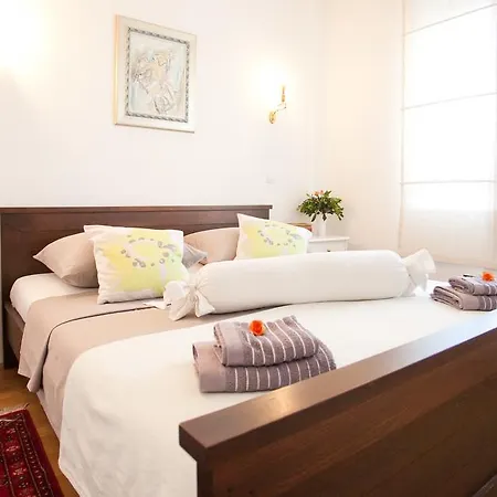 Apartment Roko *
